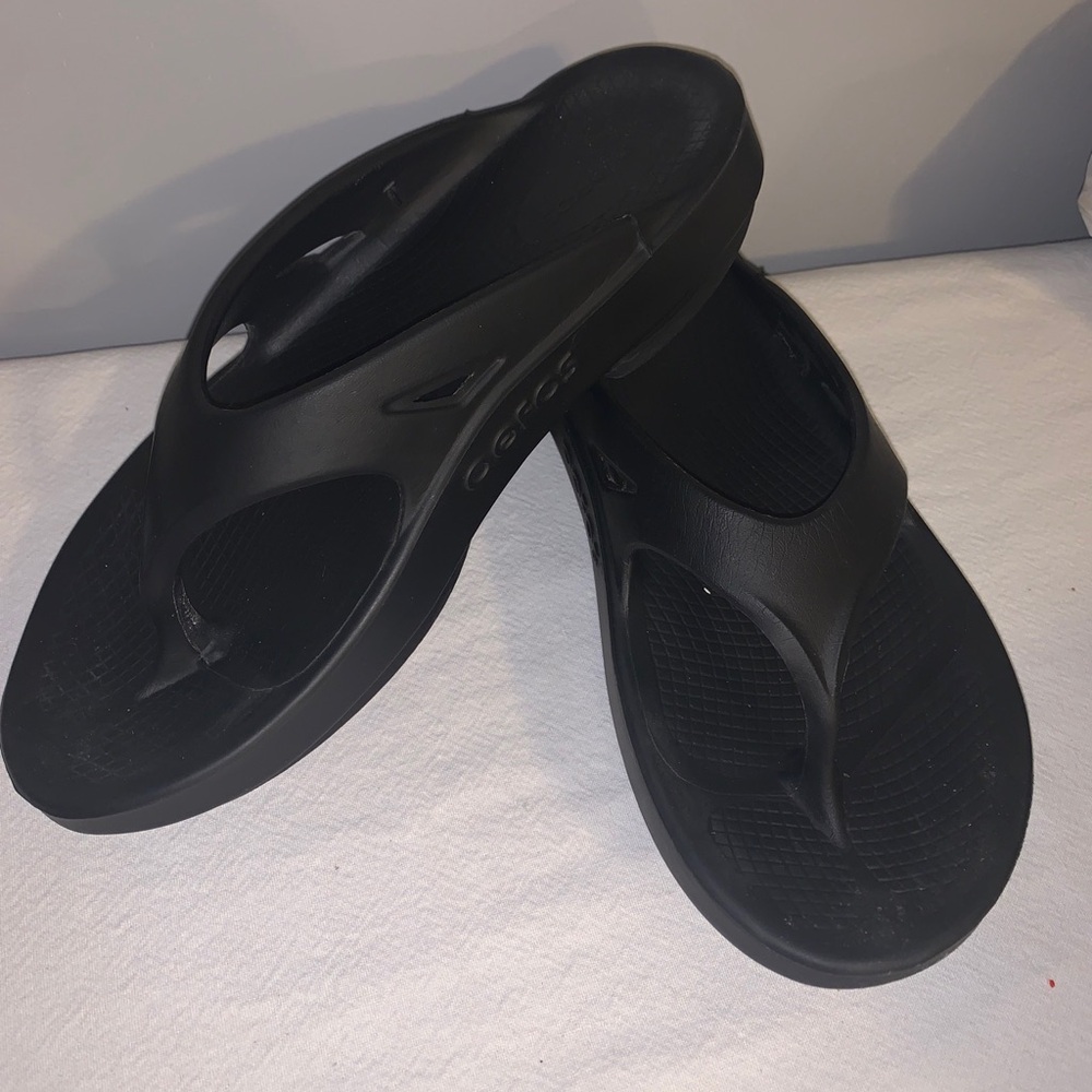 Oofos Ooriginal Recovery Sandals - sz 39